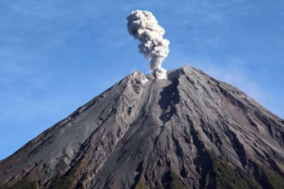 The eruption of Mount Semeru is up to 12KM away, and is still ongoing